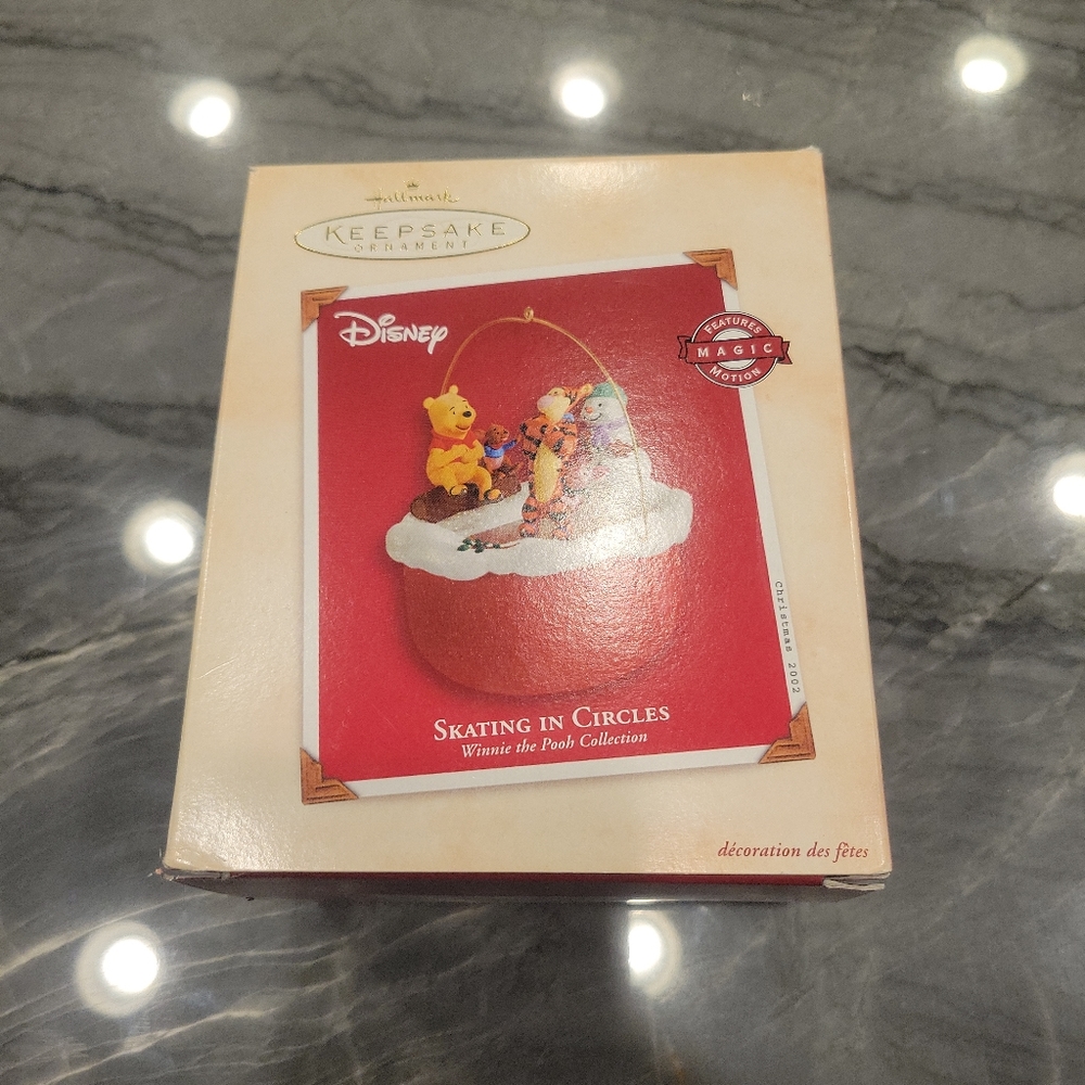Skating In Circles Winnie the Pooh Collection 2002 Hallmark Ornament mint/nr mt